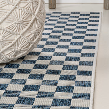Aimee Traditional Cottage Checkerboard Indoor/Outdoor Area Rug